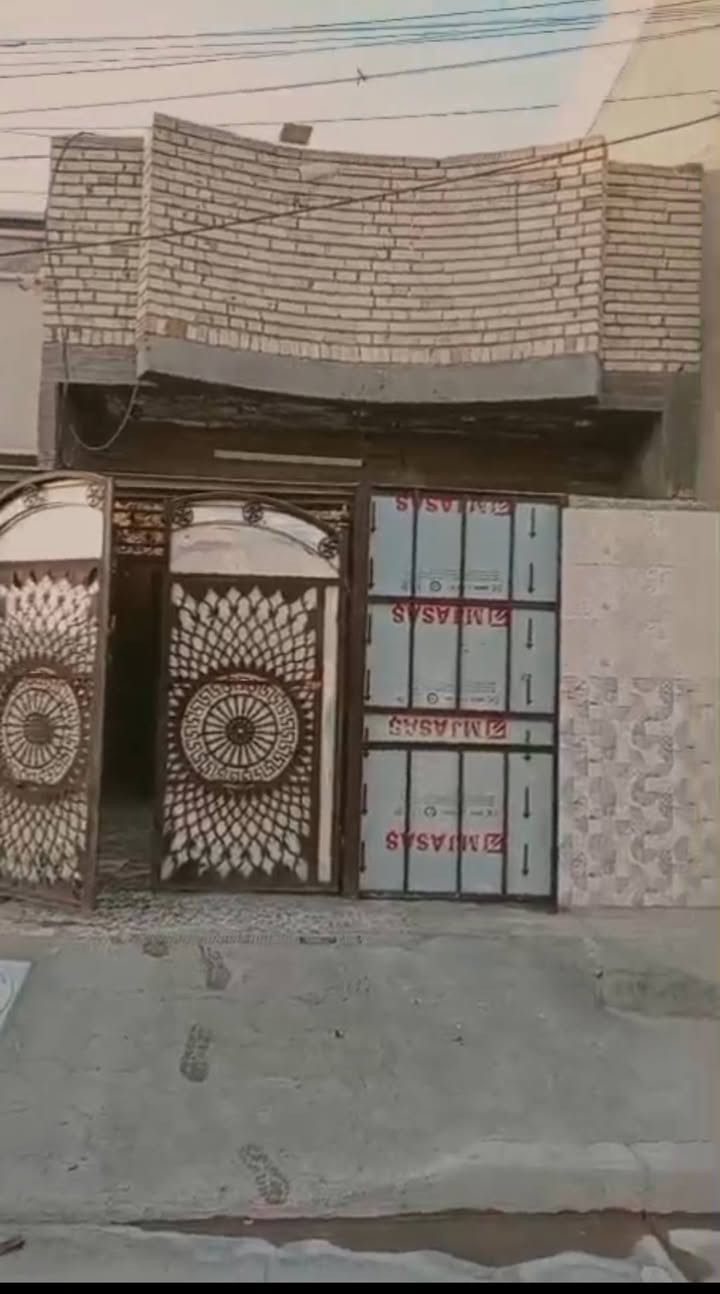 سلام عليكم دار للبيع لمساحه 100 متر واجهه 5 ونزال 20  استقبال صاله غرفه نوم حمام خارجي حمام داخلي منور سطحين بناء طابوك الارضيه رفت كاشي سيراميك بيت بناء جديد خدمات كامله ماء مجاري كهرباء تبليط حي البساتين حي السلام تفاصيل اكثر خاص او اتصل ***********
