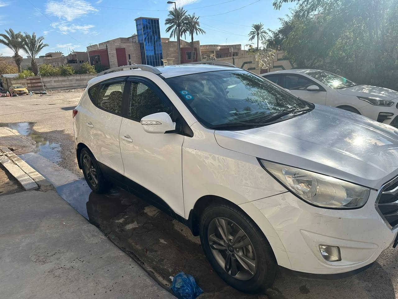 للبيع
توسان 2012 خليجي 
رقم بغداد بأسمي تحويل ثاني يوم 
محرك 2000
كير ومحروك مكفولة
ماشية 226 الف كيلو متر 
سيارة نظيفة ومواصفات عادية 
تفاصيل السيارة مذكورة بالسونر 👇
السعر المطلوب 140 ورقة وبيها مجال بسيط 
***********
