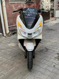 للبيع دراجه pcxجيل ثاني  ياباني اصلي دراجة مال رمبه ماخذها رمبه الدراج...