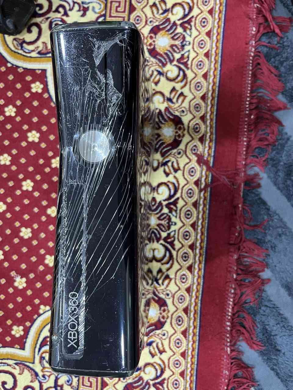 جهاز Xbox 360 سلم للبيع. جهاز مكفول من كلشي نضيف جدا يحتوي على جميع ملحقاته. جوستك و كيبل HDMI ومحوله وهارد 250GB يحتوي على 36 لعبه قويه. للاستفسار الاتصال على. ***********

