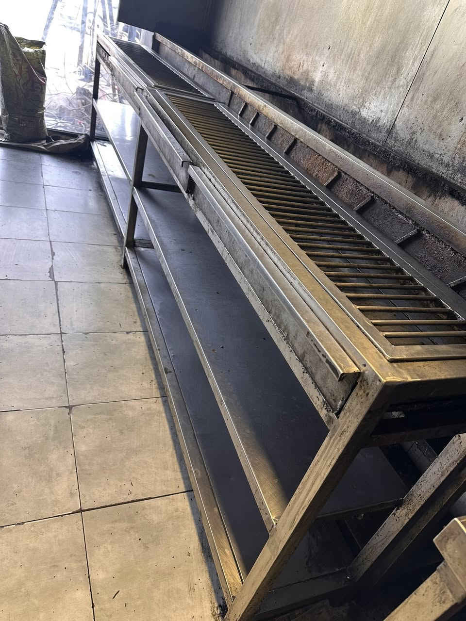 السلام عليكم شوايه وميز وهود للبيع
قييم بما يرضي الله 
***********
