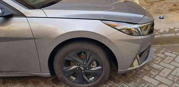 السلام وعليكم شباب 
النترا هايبرد  2023 وارد أمريكي مكينه 1600 هايبرد  حادثها بسيط جدا موضح بصور  صبغ جاملغ مبدل نفس لون وحافه البنيد فقط    ماشيه 40الف سياره جديده  رادارات 360 درجه بصمه تشغيل لايت ٣ عدسات 
باقي المواصفات معروفه  مكاني بغداد الكرخ  الشعله
سعرها 162 وبيها مجال بسمي رقم جديد 
للاتصال ***********
