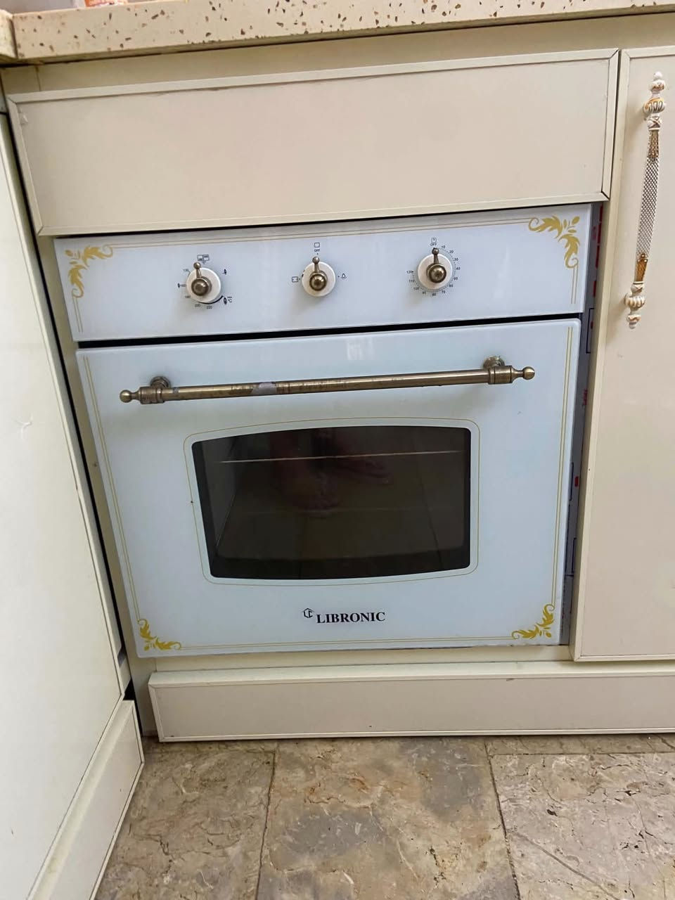 مرحبا اغراض بيت نضيفه شرط الفحص مكاني بغداد الغزاليه كل حاجه متوفر تصوير فديو الهه اتفضلو خاص


**إذا كنت صاحب هذا الإعلان وتريد حذفه لأي سبب، رجاءا أرسل رسالة إلى الدعم الفني**