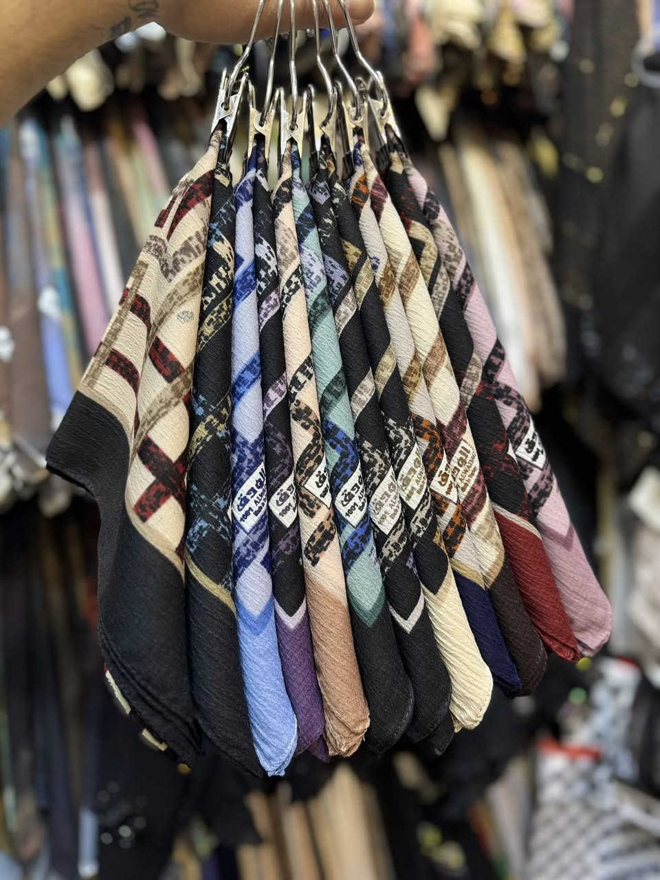 جديدنا 

ربطه قطني فيتس متر 

متوفر بعدة نقشات 

من ماركة الودق الاصليه 

العنوان السماوه منتصف سوك المسكوف مقابل عطور حيدر المركزه مجاور كوزمتك عدنان حنوش سيد احمد للشالات


**إذا كنت صاحب هذا الإعلان وتريد حذفه لأي سبب، رجاءا أرسل رسالة إلى الدعم الفني**