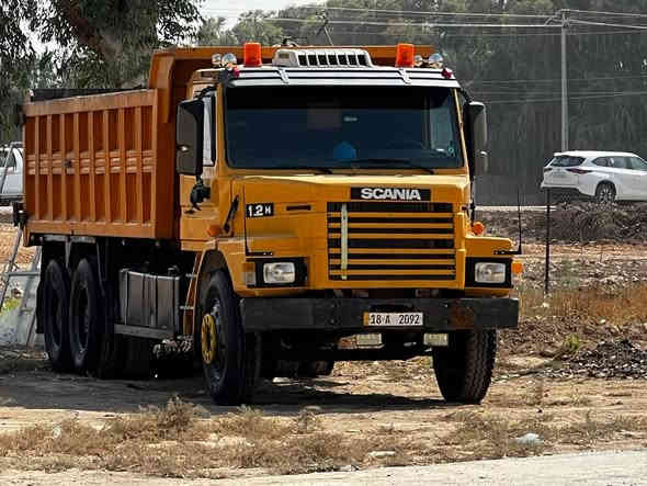 سلام عليكم سياره للبيع موديل 80 رقم بابل انكليزي مكينه 12 لاصرف ولابخار كير ناعم مجموعه بايجر 19 تخم تاير سياره جاهزه كبل للشغل مسجله بلمانه بيهه جي بيس شرط التحويل السعر 150 وبيهه مجال لطيبين الاتصال ***********
