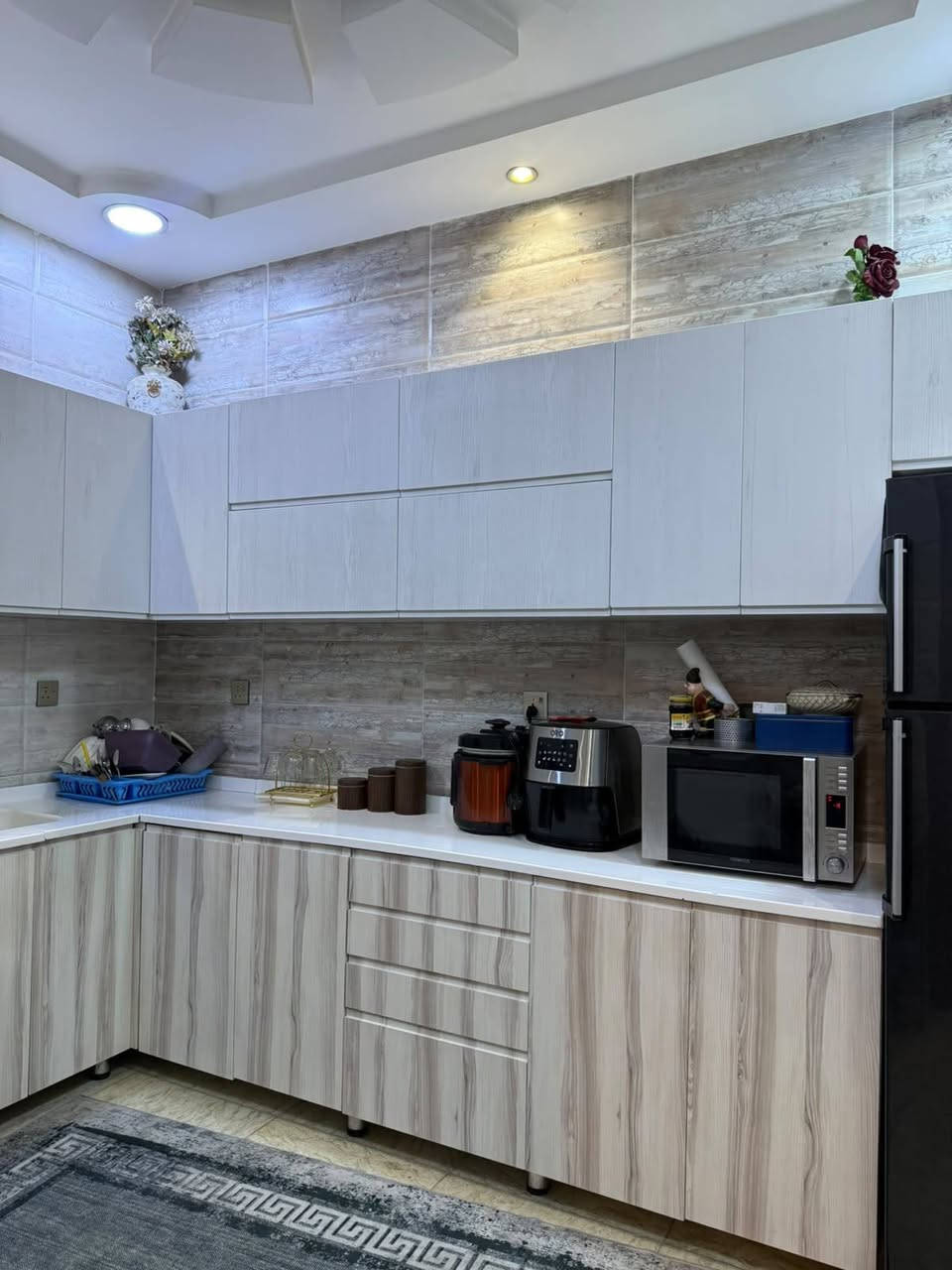 الكاونتر hdf داخل وخارج اخو الجديد نظيف جدا 
رايدي سعر مناسب جدا بي ضرر بالمرمره الباقي اخو الجديد 
سعر ٦٥٠
مكان اليرموك 
 والقياس ٥ امتار مستعجلين على بيعته اليوم لازم واحد يجي يشيله 
***********
