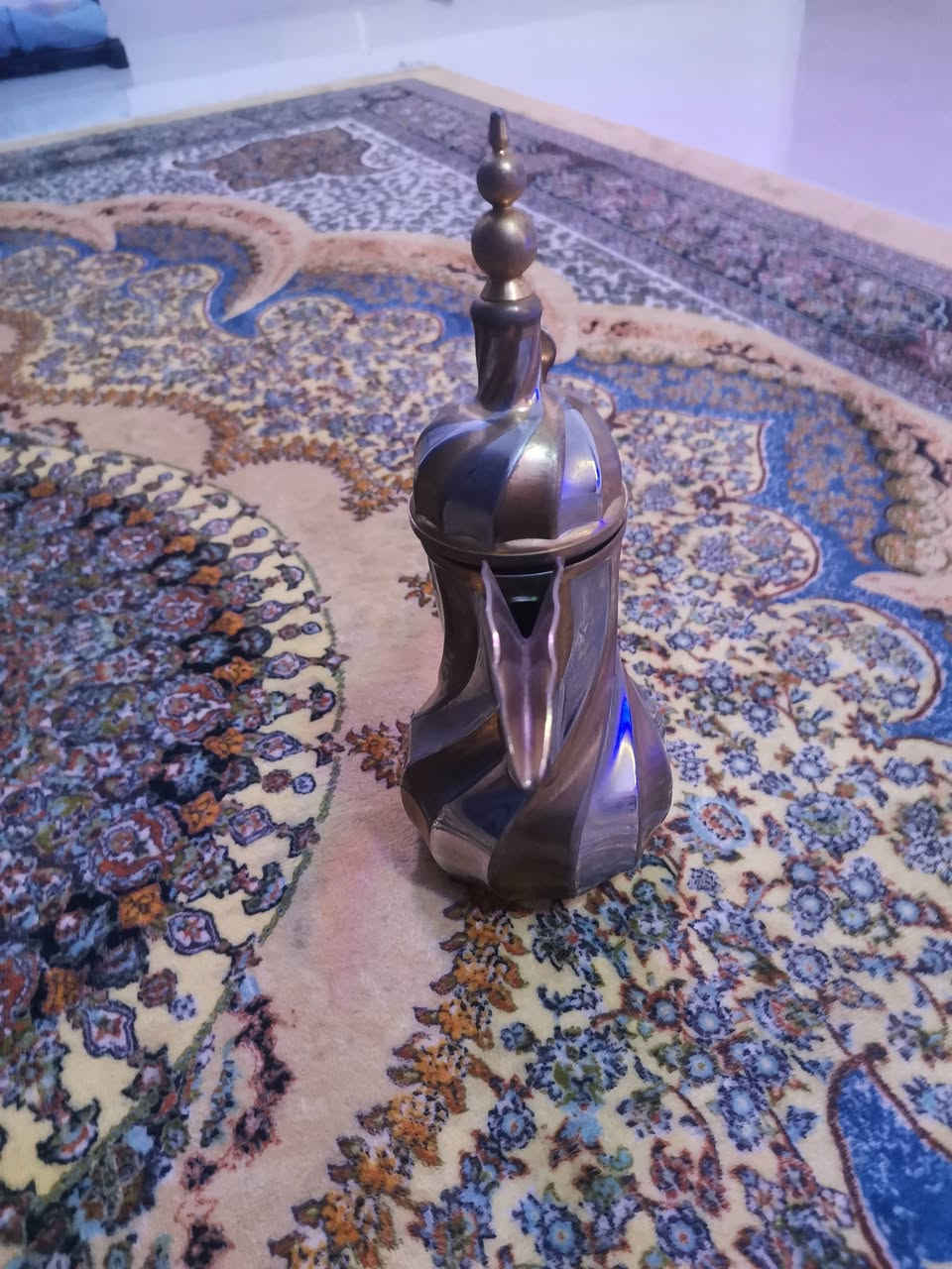 دله من ماركه السيف صناعه كوريه موجود الختم مالها بل صوره دله جداً نضيفه سعر 50 وبيها مجال للشراي اي استفسار *********** واتساب.
