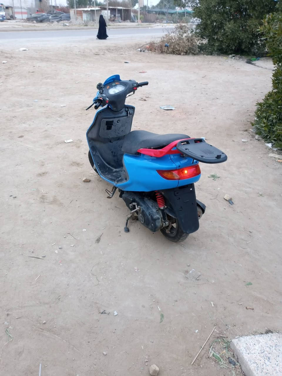 السلام عليكم دراجة فراشة فحل دراجة نضيفة كفرات جدد كهربائيات شغالة مكينه فقط ولفات مفتوحة دراجة جاهزة من كلشي محرك كهربائيات كلة جاهز عوزه فقط كابريتة للعلم حالياً شغالة وطبيعي بس من تريد تشغل تأخر بالتشغيل
*********** للاستفسار 
السعر 300 وبيهة مجال للشراي عنواني الحمزة الشرقي
