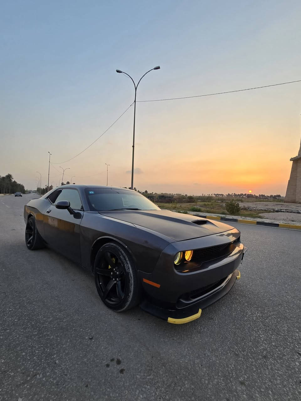 جالنجر 2022
6 سلندر. 
السياره gt
بيها جاملغ و بنيد بدون دواخل 

المواصفات 
بصمه تشغيل 
تشغيل عن بعد 
كشنات مخمل 
حساسات 
كامره خلفيه 
شاشه كاربلي 
شفتات ستيرن 
كرسي كهرباء 
تحكمات ستيرن 
ويل نجمه اصلي 
السياره خاليه من اي عطل شرط
***********
بابل شارع ٨٠
