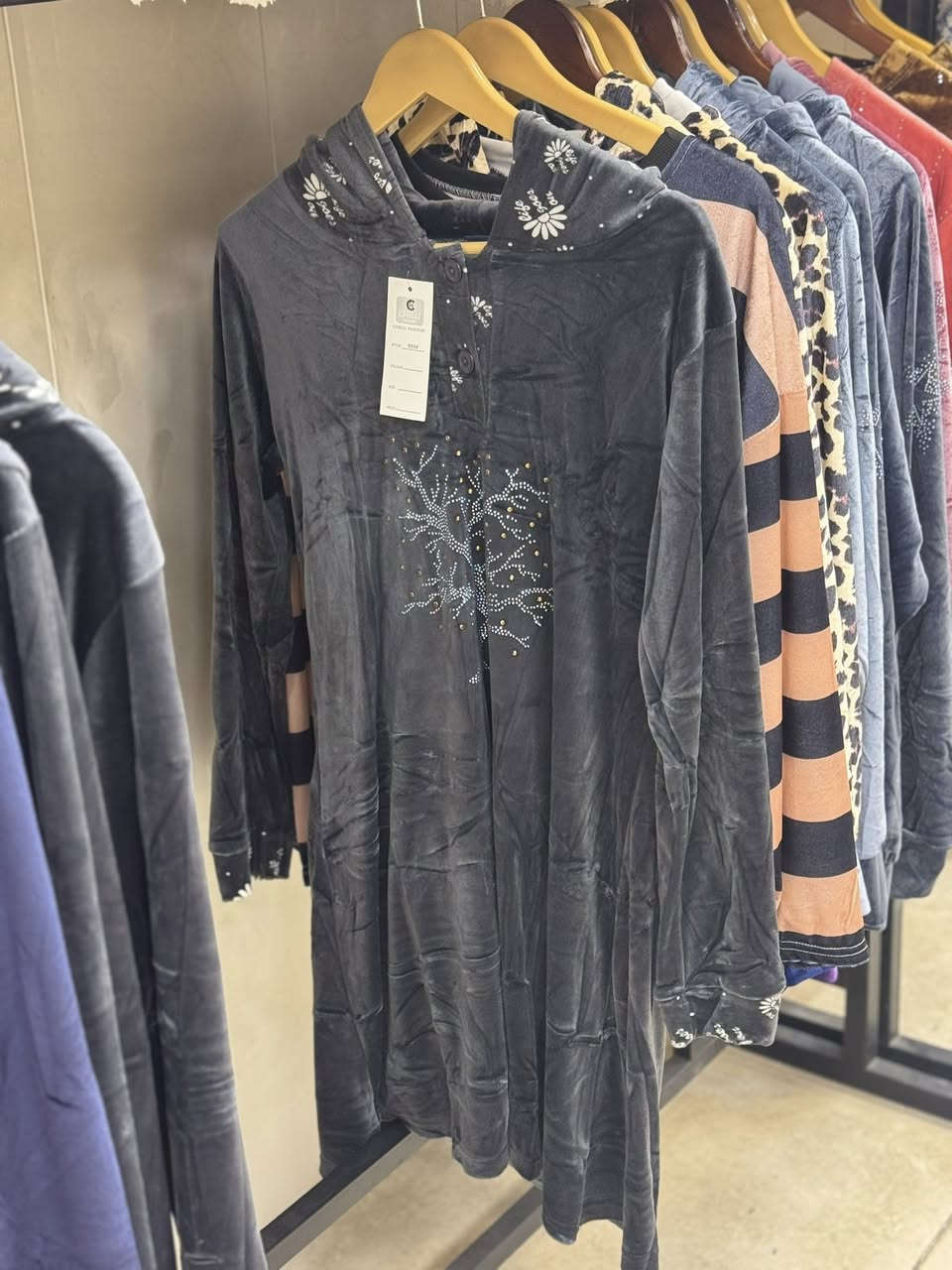 تراك بجامه نسائي السعر 10.000 
العنوان كربلاء شارع السناتر مجمع فاطمة التجاري 
مجموعة محلات هواك براند A10


**إذا كنت صاحب هذا الإعلان وتريد حذفه لأي سبب، رجاءا أرسل رسالة إلى الدعم الفني**