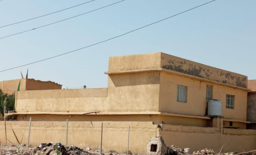 بيت للبيع 300.م للبيع الموقع بحي الشهداء
***********
