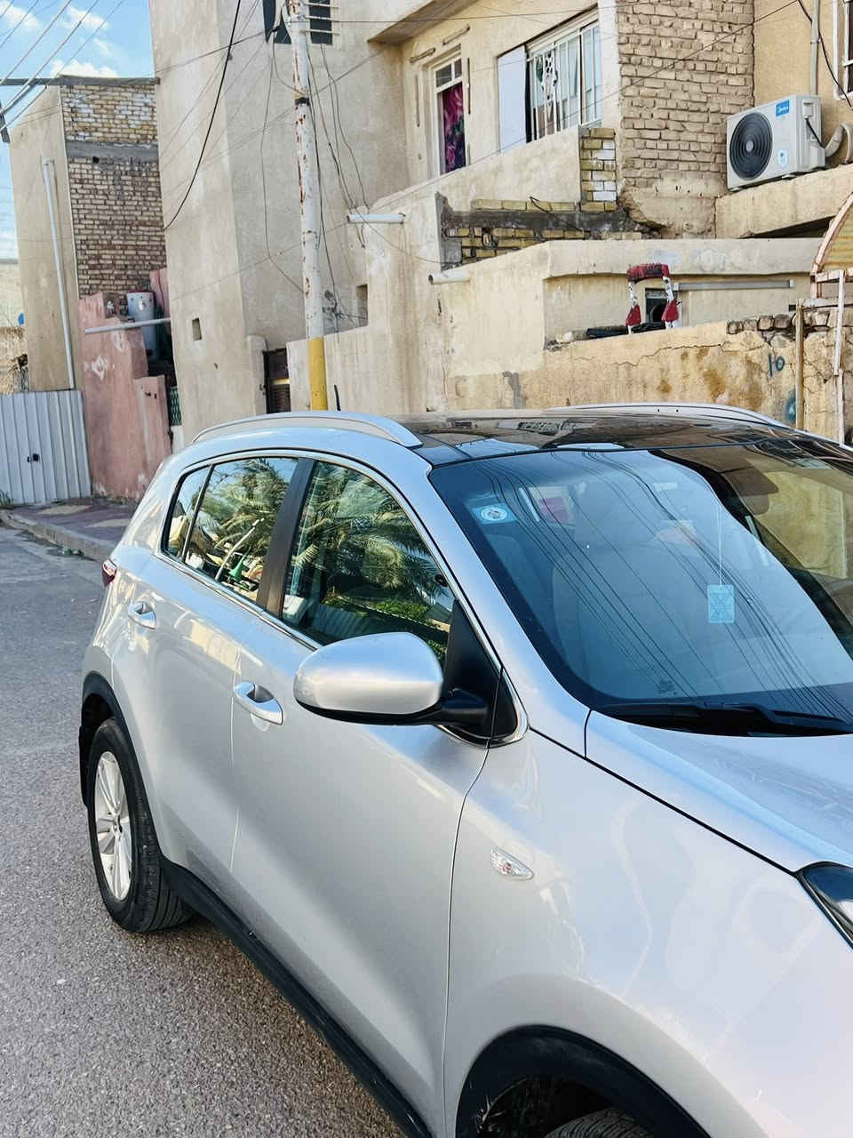 ‏سلام عليكم ‏للبيع سبوتج 2018 خليجي كوري ماكينة 2000 دوش ماشيه 60 سيارة حلوة جديدة بيه جاملق خلفي صبغ مكان السيارة بغداد الحسينية الراشدية رقم بغداد السعر 175 رقم الهاتف ***********
