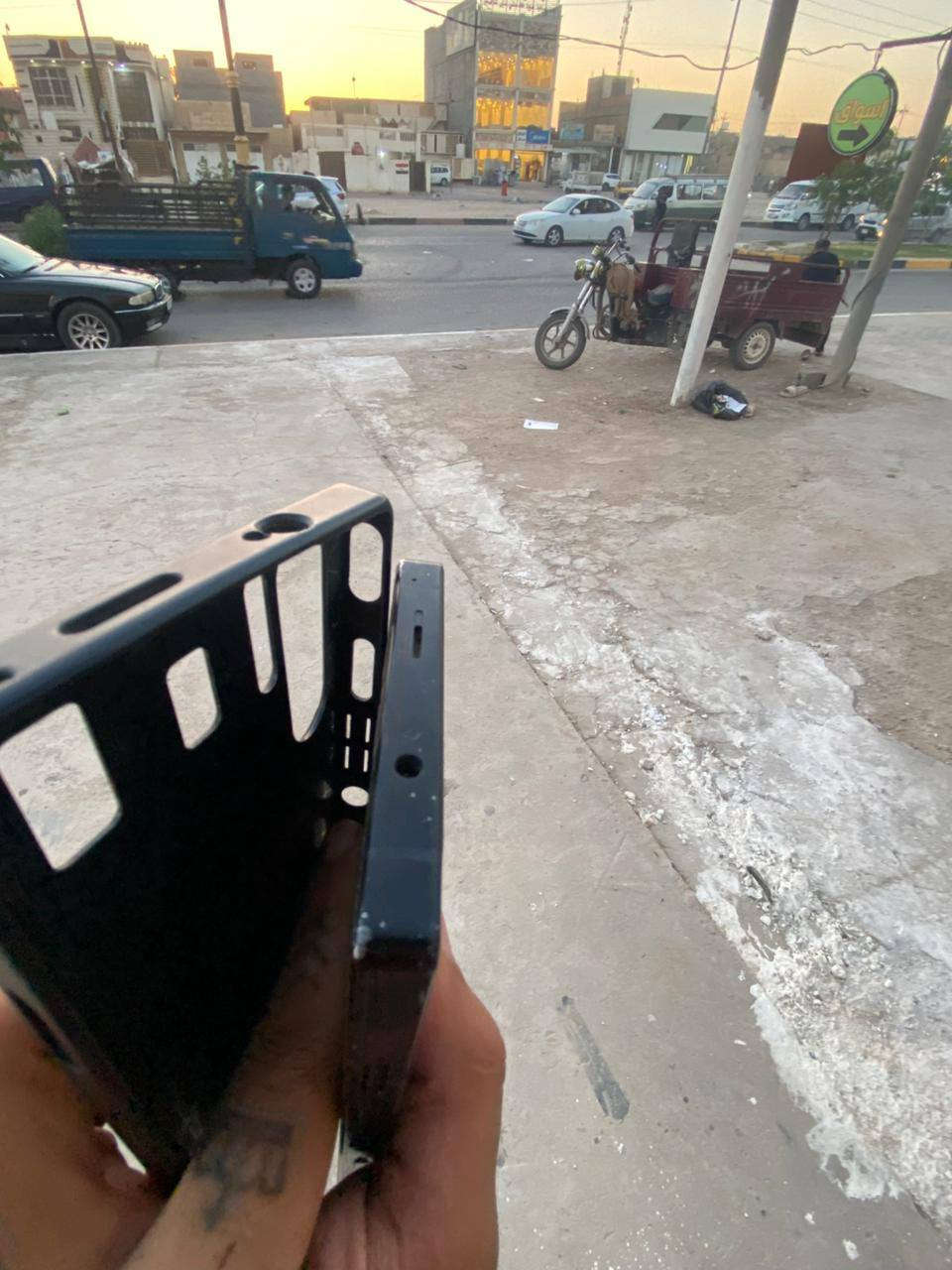ريد ماجك 9 برو
ذاكره 256 
عشوائيه 24 
نضافه موضحه 
بي فطر خفيفف بالضهر ميبين 
كارتونه + شاحنه اصليات مال كارتونه 
سعر 550 وبي مجال بسيط 
***********
