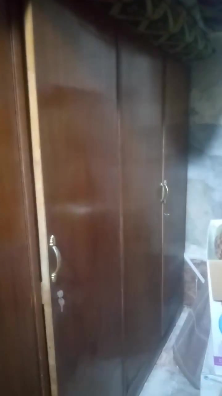 غراض للبيع.  غرفتين نوم. ومعرض.
العنوان الهارثه. / ***********
