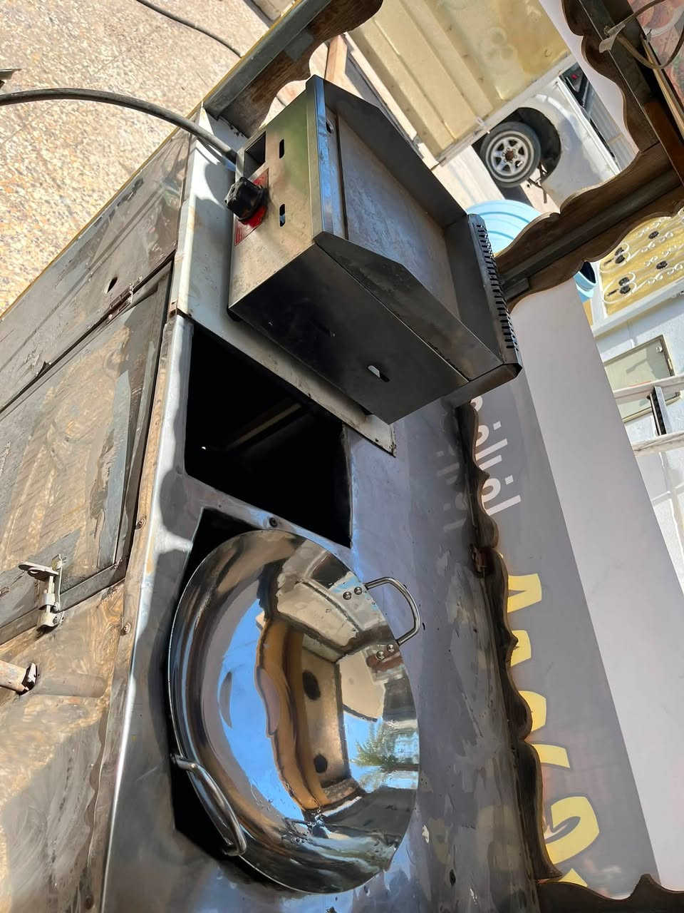 للبيع عربانه فلافل وهمبركر شغاله كامله الاستفسار علئ الرقم ***********
