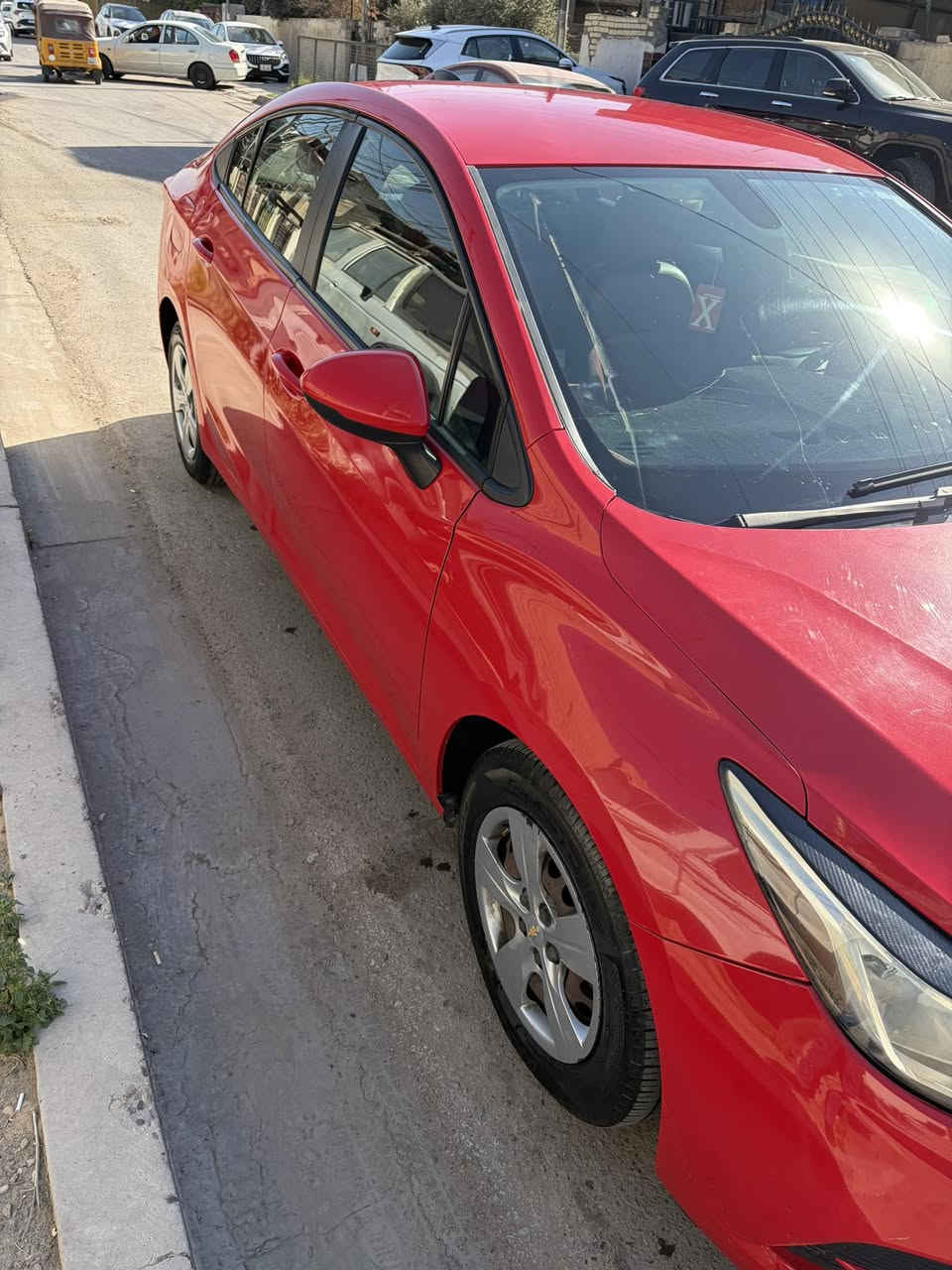 شوفرليت كروز 2018
حادثها باب وجاملع خلف الراكب
كما موضوح بالمنشور بدون دواخل
كير مكينة مكفول
سيارة باسمي
ماشية   81 الف ميل قابل للزيادة
تشغيل عن بعد
شاشة اعطال
شاشة ابل كار بلي وكامرة خلفية دوارة
مثبت سرعة كروز
السعر ٩٧ وبيها مجال
مكان الدورة
للتواصل وتساب
***********
