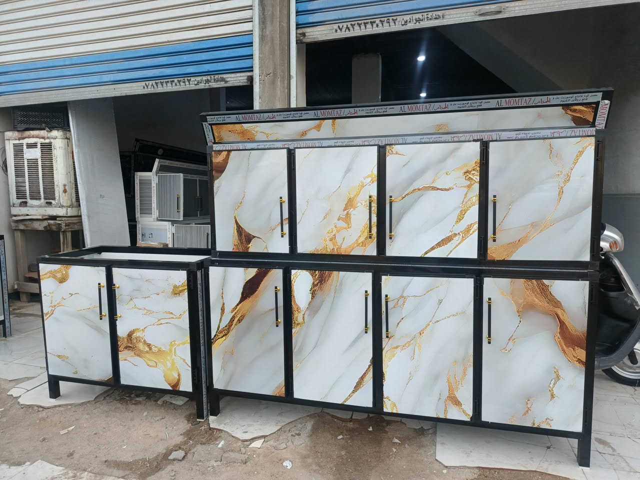 السلام عليكم متوفر كاونترات مستخدم والجديد مكان ناصريه حي فدا شارع مدارس رقم الهات ***********
