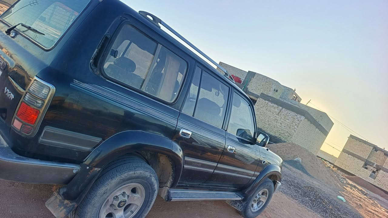 لاندكروزر ليلى علوي الموديل 93 مكفول بلادي
رقم بغداد سنويه لل28 
مكينة وگير ومكينه   كلها بلاد ومكفولة  
 السعر  73 وبيها مجال رقم الهاتف ***********
