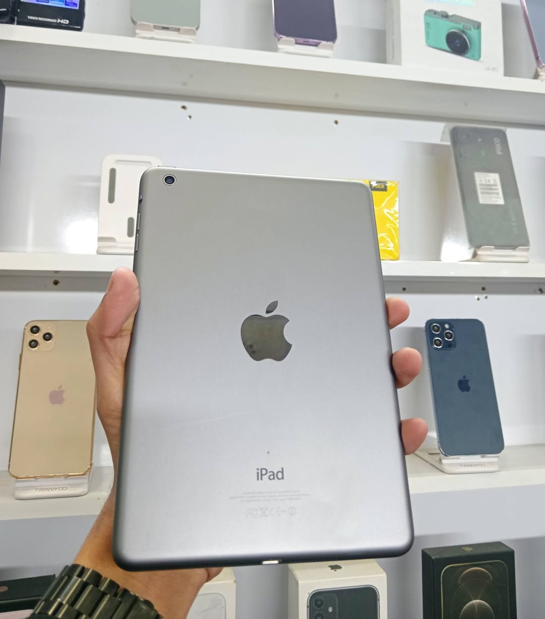 ايباد مني الصغير 
الجهاز  مامفتوح بلاد واطيك بي ضمان صوت✅اتصال✅فرمتة✅كامرات ✅كلة شغال وتجي تفحص
السعر 🔥🔥55 الف🔥🔥 ويرهم مراوس

العنوان/كربلاء الحر شارع البلديات القديم قريب الفلكة 
مركز السيد للموبايل (***********)واتساب يوجد توصيل
