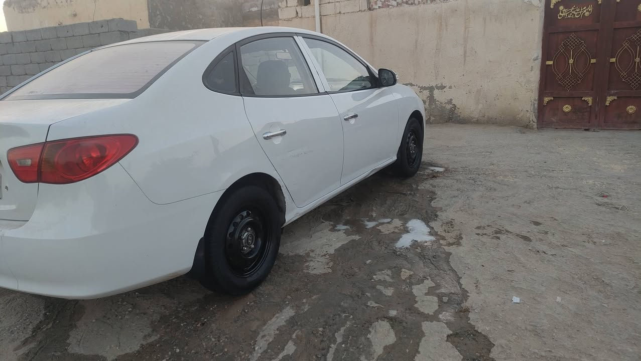 سلام عليكم النتره 2011خليجي مكينه 2000تبريد شغال جاهزه سياره خير من الله والاستفسار عله هاذه رقم ***********
