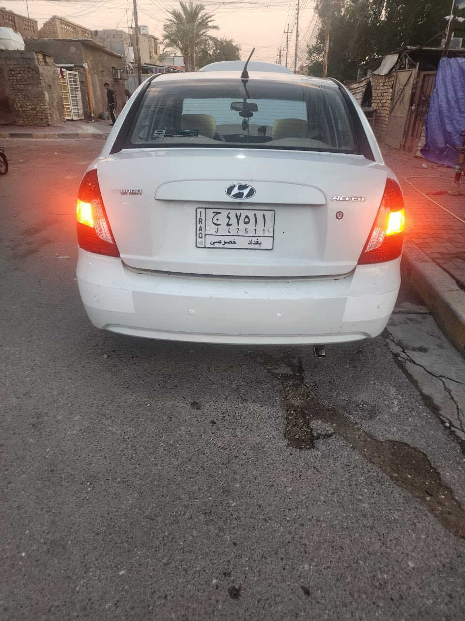 السلام عليكم اكسنت  مديل 2009  خليجيه السياره جاهزه اي نقص مابيه مكينه كير حداده  تبريد  والسونار موجود  رقم بغداد بسمي  مكان السياره بصره ***********  غير متواجد ع الفيس واتساب موجود
