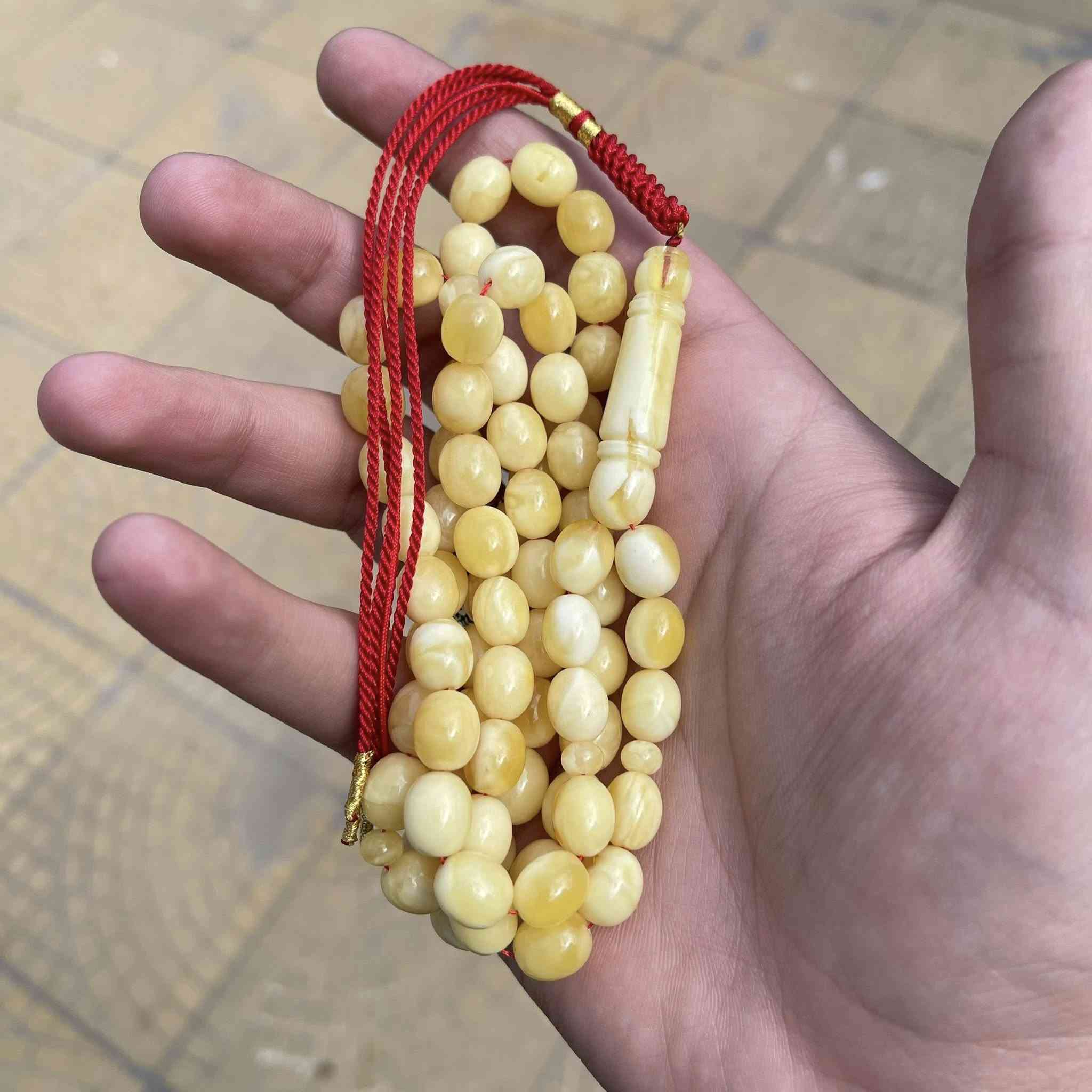 لعشاق التميز جبس بعسل من العيار الثقيل
📿 مسباح كهرب طبيعي بيض حمام جبس بعسل شجري فاخر لون مطلوب جداً بالسوق وخامة جميلة ✨  

🔸 الوزن : 44 غرام  
🔸 عدد الحبات : 73 حبة  
🔸 قياس الحبات : 10,8 / 8,8 ملم
🔸 حبات متناسقة وخامة نظيفة خالية من الشوائب تماماً

💎 للهواة ومحبين اقتناء المميز
💰 سعرة مناسب بلنسبة لهيج خامة وهيج بياض

📩 للي يعرف قيمة الكهرمان يتفضل خاص
📦 تتوفر خدمة توصيل لجميع محافظات العراق وشماله


**إذا كنت صاحب هذا الإعلان وتريد حذفه لأي سبب، رجاءا أرسل رسالة إلى الدعم الفني**