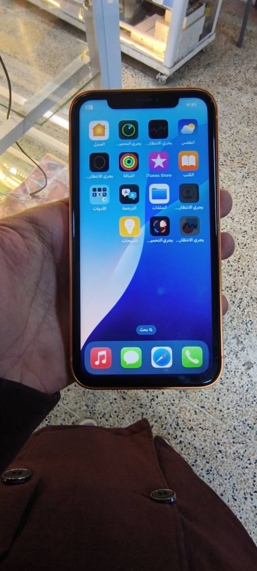 إيفون xr
محور 17 برو ماكس
الذاكرة 64 
البطارية 81
شاشة 3 خيارات 
فيس أيدي شغال 

الجهاز شغال كامل ما مفتوح محور فقط نضافة بل صور موضح السعر 145 شراي راسلني أو اتصل ***********
