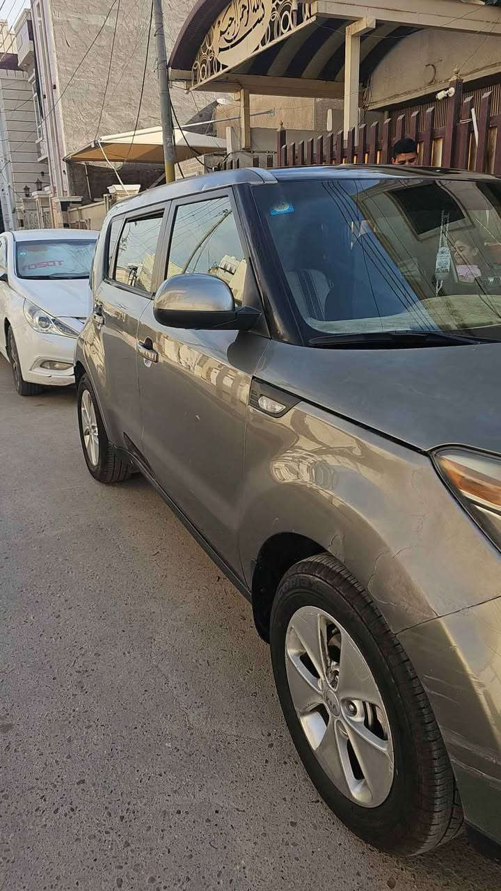 سيارة صول ٢٠١٤ امريكي للبيع 
محرك ١٦٠٠ gdi 
ماشية ١٣٠ الف قابل للزيادة 
السيارة نظيفه بس بيها ضربات مصلحة وضربات ممصلحة 
مكانها بغداد 
السعر ٨٢ ورقة 
للاستفسار *********** Colombo, Sri Lanka
