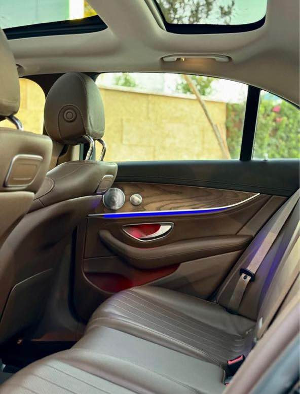 شكل الاس MERCEDAS BENZ E300
2018 
فول موصفات ماشيه 70  الف حقيقي 
لون اسود 
1. بانوراما 
2. بصمه تشغيل و أبواب 
3. شاشه  حجم الكبير 
4. لايت عدسات مع الاستيران يفتر 
5.دبل ماوس 
6. رادارات امامي خلفي جوانب 
7. حساسات 360 درجه 
8. صندوق كهرباء 
9. اتو هولد  
10. سماعات بومستر 
11. كشنات جلد 
12. كشنات حضن + تدفئه 
13. لد داخلي 64 لون
14. داخل لون عسلي اصلي 
15. رقم بغداد 
16. مكان السياره بغداد اليرموك 
17. السياره بيه فقط كلير جاملغ خلفي اخت الكلين 
السعر 32,000 الف دولار
 مكلف بالنشر الاتصال فقط على 

0773 670 7037 بغداد, العراق
