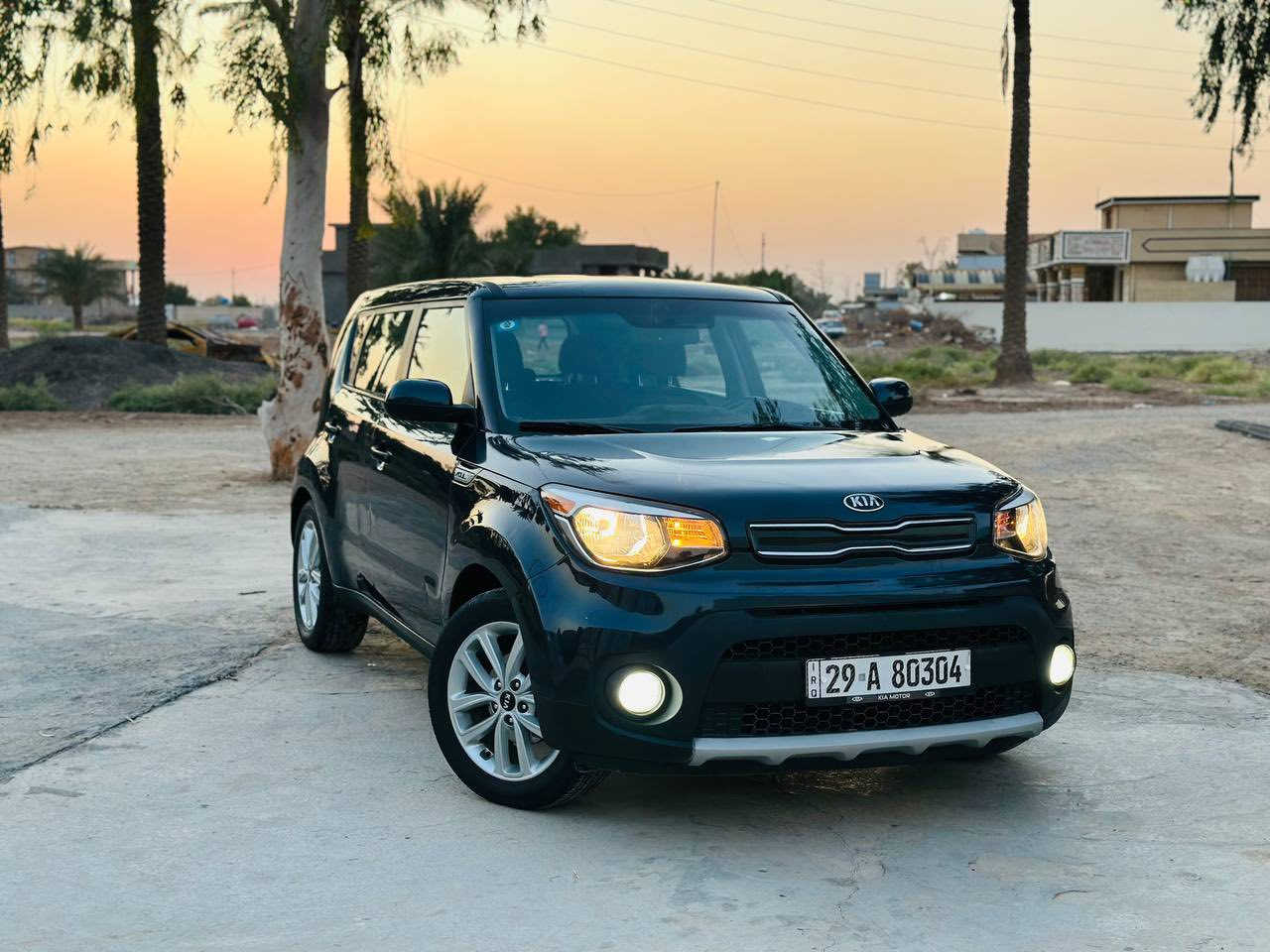 السلام وعليكم للبيع كيا صول مديل ٢٠١٨ محرك ٢٠٠٠ جي دي اي  ماشيه ١٣٠ رقم واسط بسمي مشروع وطني وين ما تريد احولك سنويه بسمك  السياره جاهزه من كل ناحيه كبل تنزل للشارع مابيها نقص كلشي حادثها بنيد فقط بدون ارباكات صور الحادث مرفقه مع المنشور مكان السياره بغداد جسر ديالى الجديد (كرغوليه)  السعر 125 وبيه مجال ترهم وعده بمقدمه لا تقل عن ٥٠ وفوك  للاستفسار اكثر لاتصال على الرقم ***********
