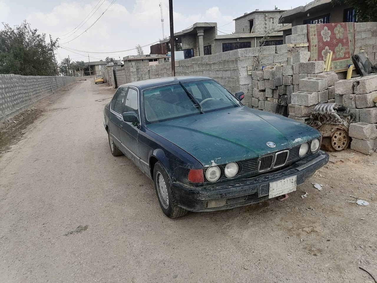السلام عليكم عيني هاي BMW بي ام 735 حجمهة للبيع او مراوس بيم  525 غير البيم ماراوس سيارة نضيفة وحلوة مكينة كير خير من الله كهربائيات شغالة كلهة تجي وشوف بعينك شكد نضيفة  هاذ رقمي *********** انتصل او مامتواحد هواي عل واتساب واني بل خدمة

