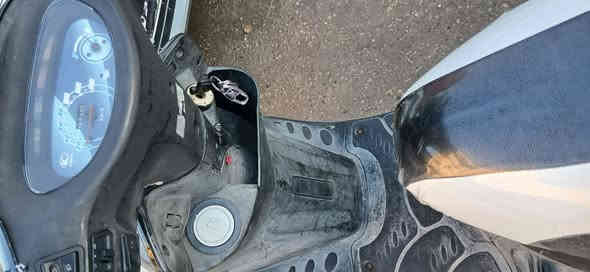 كامكو للبيع دراجه بعدهي رمبه شوفت عينك دراجه مكفوله كفاله عامه موديل ٢٠١٢ سعره ٧٥٠ وبيه مجال  الرقم ***********
