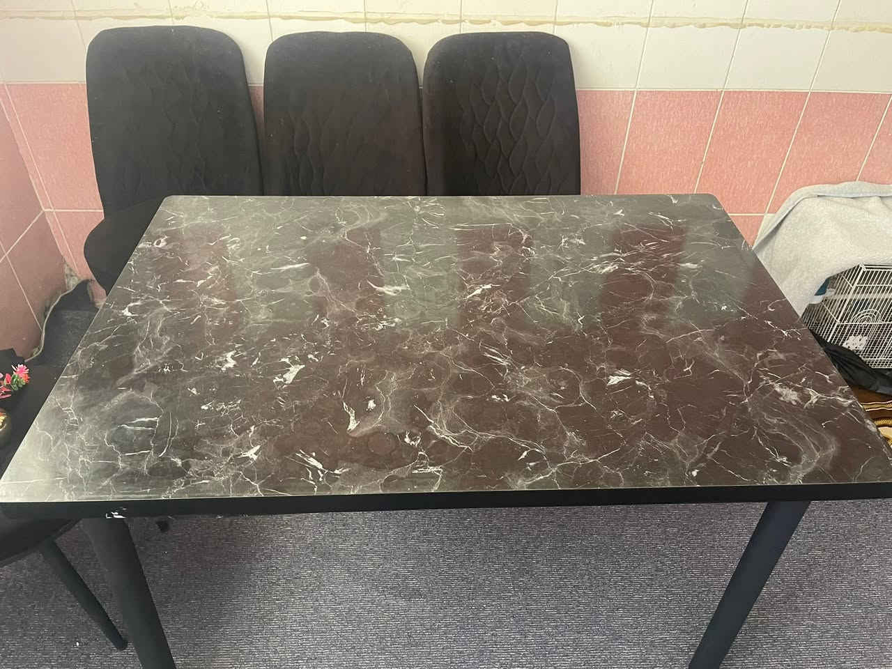 ميز طعام مع أربع كراسي للبيع نضيف استعمال قليل


**إذا كنت صاحب هذا الإعلان وتريد حذفه لأي سبب، رجاءا أرسل رسالة إلى الدعم الفني**