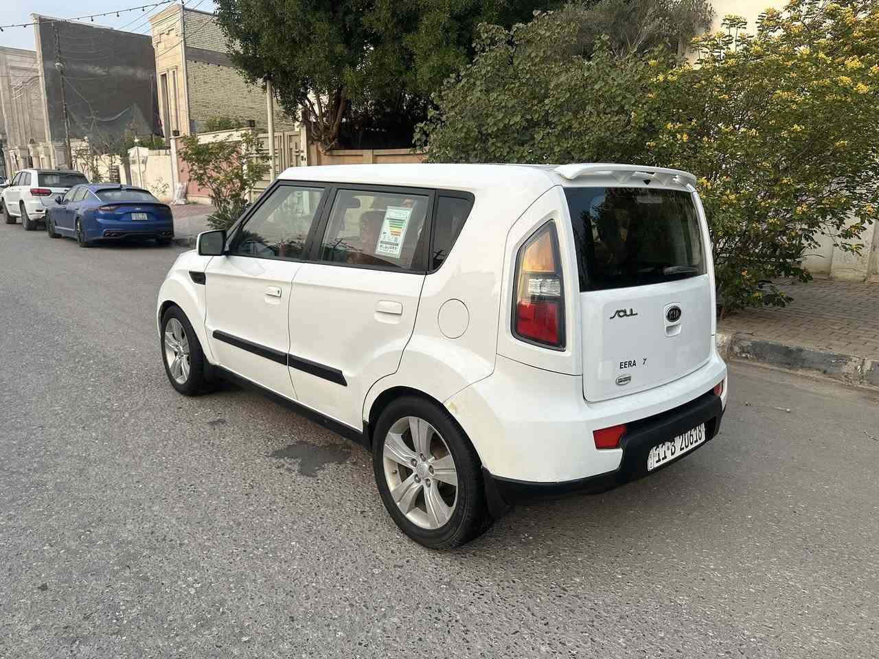 السلام عليكم *********** للبيع كيه صول وارد امريكي (لسعر 97) طخته جاملغ وبنيد موصفات سياره فول موصفات مكينه 2000 دوش فتحه تحكم ستيرن جهتين ويل كب داخل احمر مثبت سرعه سمعات ميوزك مكينه وكير وحداديه وتخم تايرات بحاله منازه جداً جدأ رقم بغداد تحويل مباشر مكان سياره في كربلاء
