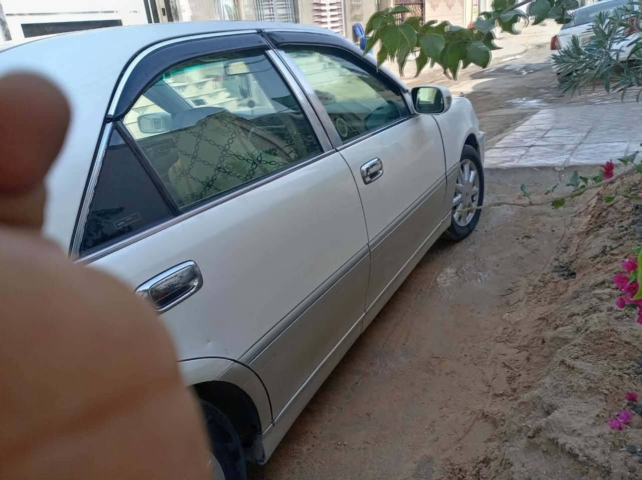 ألسلام عليكم ملكة ٢٠٠٢ كرستال اصل دي فور كبير اربع دكم برده خلفيه كشنات اربع كهرباء كشنات جلد مدفوع كمرك وباقي بس على رقم ***********
