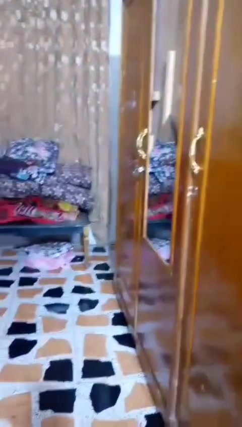 السلام عليكم مشتمل للايجار 
غرفه وصاله ومطبخ معزول وسطح بشارع الميكانيك 
ايجاره 250


**إذا كنت صاحب هذا الإعلان وتريد حذفه لأي سبب، رجاءا أرسل رسالة إلى الدعم الفني**