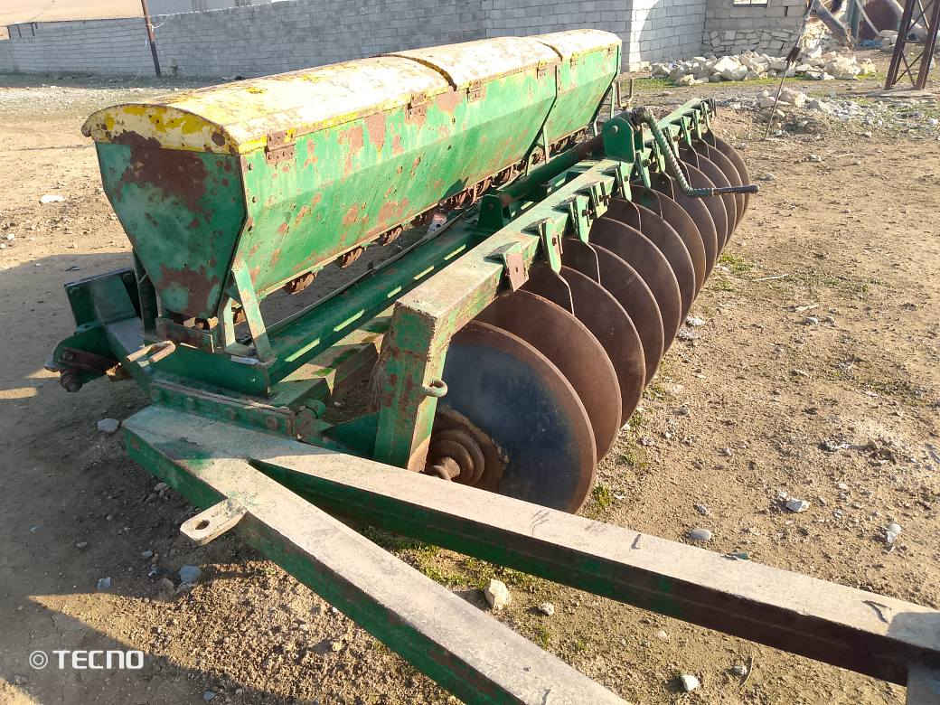 ديسك 12 للبيع صيجان فرنسيه فلنجه 66 الاتصال الرقم العنوان الموصل.   ***********
