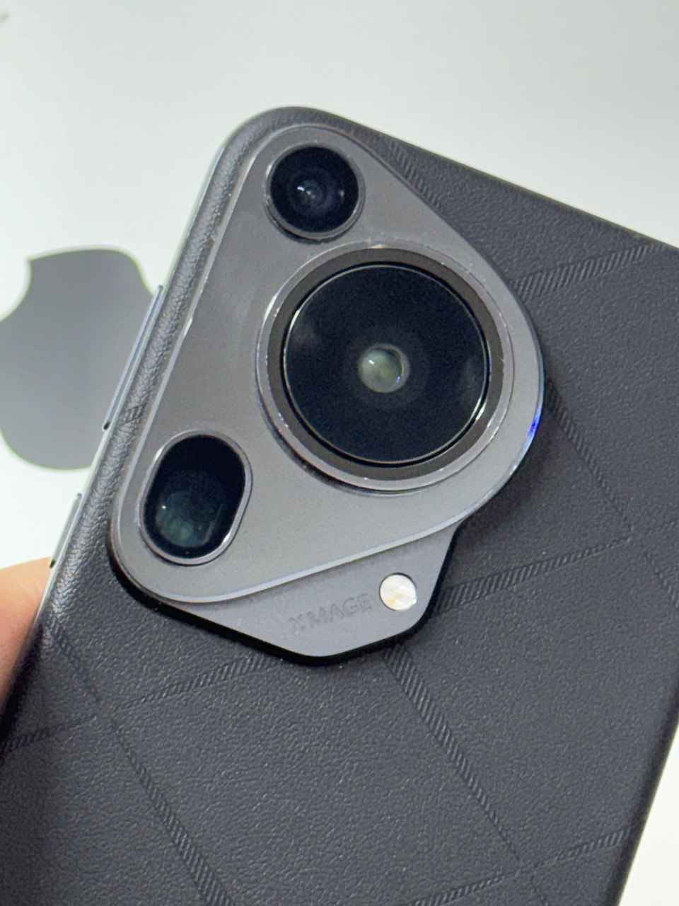 للبيع: HUAWEI Pura 70 Ultra (ملك التصوير) 💎
بمواصفات خارقة ونظافة تامة:
الحالة: استخدام شخصي راقي، النظافة 100% (بمثابة الجديد تماماً).
التخزين والرام: ذاكرة 512 جيجابايت مع رام 16 جيجابايت.
الشاشة: 6.8 إنش LTPO OLED، محمية بزجاج Kunlun الصلب ضد الكسر.
البطارية: 5200 mAh عملاقة وتدوم طويلاً.
الشحن: يدعم الشحن الصاروخي 100 واط (يشحن الهاتف بلمح البصر).
الكاميرا: العدسة المنبثقة الاحترافية، الحاصلة على أعلى تقييم عالمي.
📦 الملحقات: العلبة كاملة مع الشاحن الأصلي السريع بقوة 100 واط.
💰 السعر: للمهتمين فقط، السعر كلش مناسب مقارنة بنظافته والأسعار الموجودة بالسوق.
📞 للتواصل والاستفسار (اتصال + واتساب):
*********** النجف, العراق
