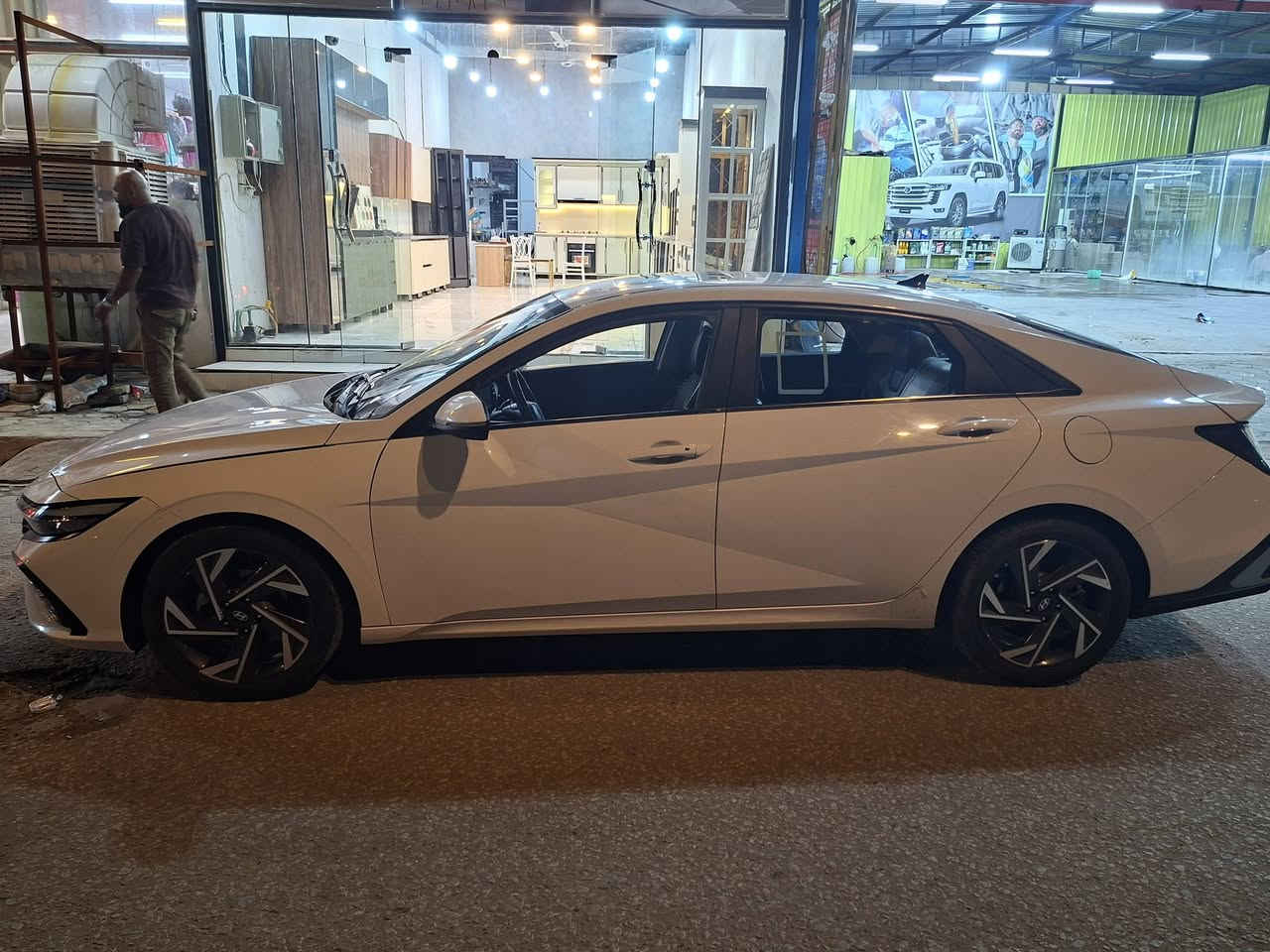 السلام عليكم ...
النترا موديل 2024 ماشيه 48
بيها طخه من وره واضحه بالسونار والصور 
غيرها كفاله سياره جديده وماعايزه شي تحويل وكاله مضمون مكانها النجف السعر 131 ....... ***********
