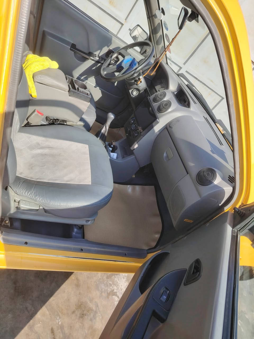 السلام عليكم للبيع موديل 2015 بسمي تدفئا تبريد لاتنقيص ولاتبخير  تخم تاير جديد سياره جاهزه للأخير قطره خياس مابيها مكاني بغداد حي النصر هاتف *********** خابر وتدلل  السعر (42) بيها مجال
