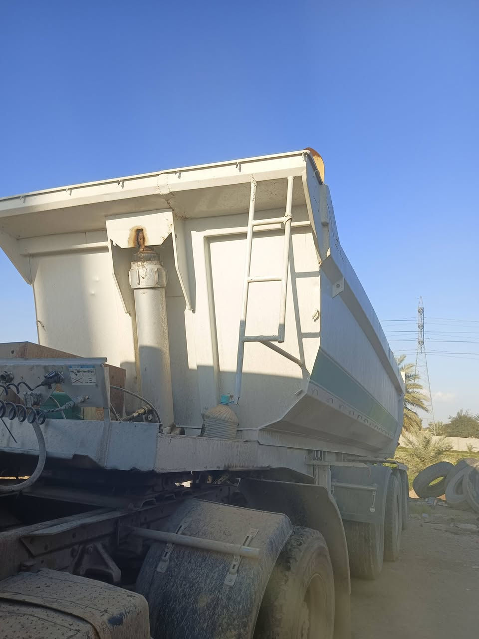 السلام عليكم عربانة أوربية للبيع 27متر بلادي تك تاير شاديلهة مزوج تخم جوبلس جديد ونج جديد عربانة جديده للاستفسار ***********
***********
