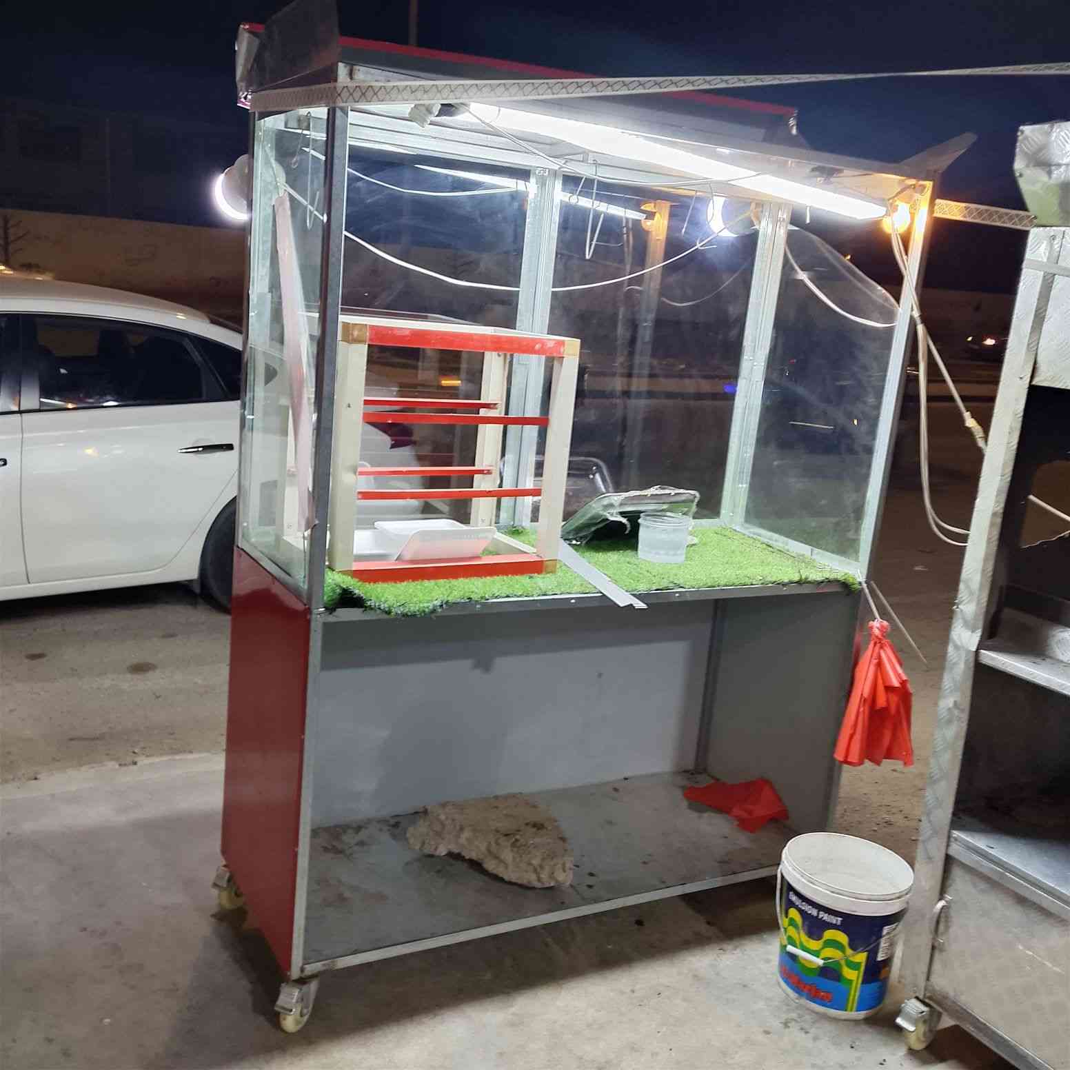 للبيع مشوايه منقله وجامخانه وتنور طين مغلف بحديد متحرك وميوزه الشراي يتصل على الرقم التالي *********** يوجد واتساب
