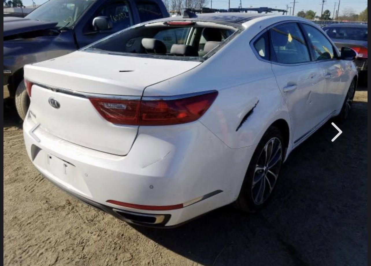 كيا كادنزا 2019 امريكي فول مواصفات 
بانوراما 
مكينة حجمه 3500
سماعات هارمن 
كشنات تدفئه 
صدر جديد 
تايرات جديده 
سيارة ماشيه 66 مايل
رقم بغداد هزه جديده 
ضرر السياره تخريب امريكا مصبوغه حزام بدون ايرباك ممضروبه فقط تخريب سونار موجود
السيارة خير من الله مابيه اي نقص السيارة باسمي تحويل ثاني 
مكانه حي الجهاد *********** 
سعره 15,300$
