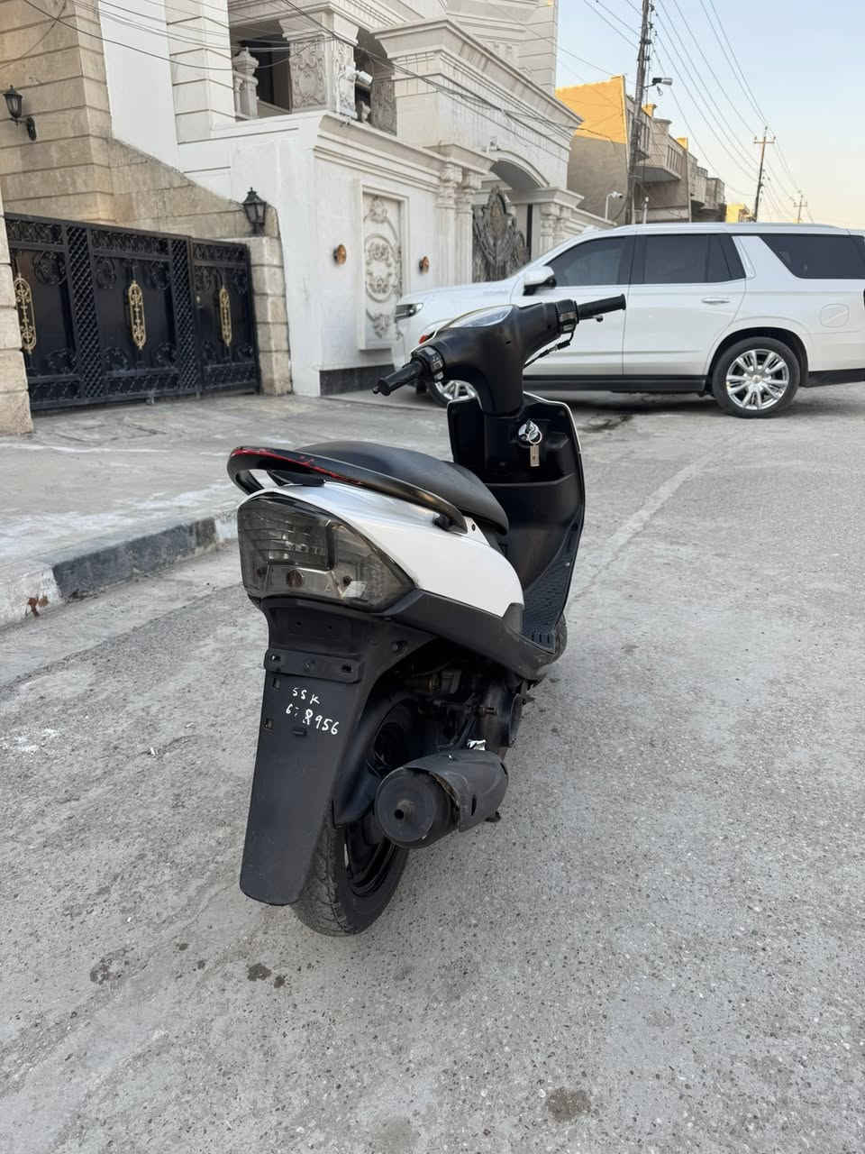 ماكس عدله نازله من الرمبه صارله شهر ونص الدراجه برغي ممبدل بيه مكفوله كفاله عامه شلعه ومعدل الدراجه اخذته بمليون و150 (سعره ٩٣٠) بيه مجال بسيط حك الجيه مو شراي لتتصل وتكسر بدراجه   رقم الهاتف ***********
