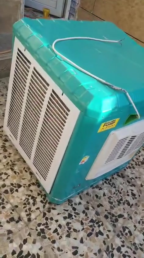 عندي مبرده جديده استعمال اسبوع البيع حجم الكبير
سعر 100الف

ثلاجه حجم وسط نظيفه تشتغل
السعر 120الف
مكاني بغداد الشعب
***********
