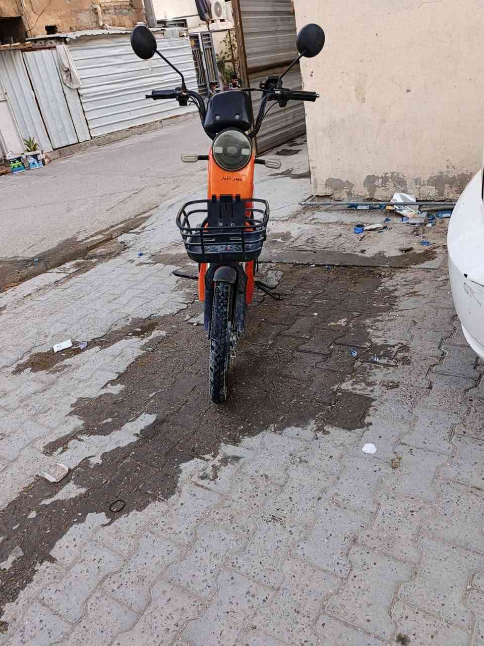 سلام عليكم دراجه شحن🔋⚡ موديل ٢٠٢٤ دراجه نظيفه ما فيها  عطل السعر ٣٥٠ ألف و وياها شاحنتها الاصليه او اتصل بلرقم ***********

