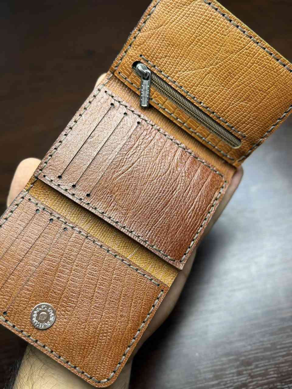 محفظة نقود
جلد طبيعي 100‎%‎ حيواني ( على الفحص ) 
تحتوي على سحاب داخلي 
طباقيه 

13 الف على اول تم


**إذا كنت صاحب هذا الإعلان وتريد حذفه لأي سبب، رجاءا أرسل رسالة إلى الدعم الفني**