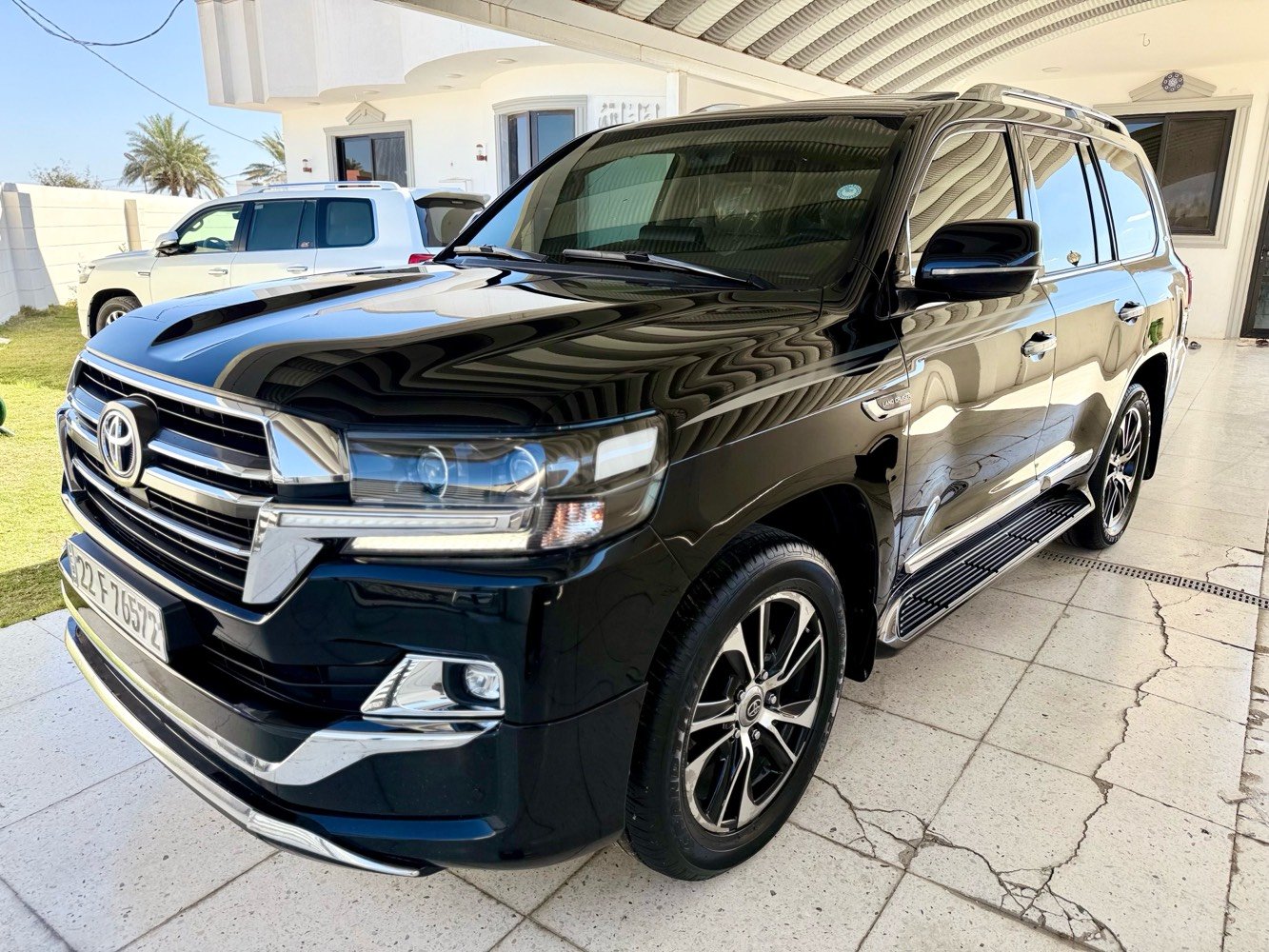تويوتا لاندكروز 2020 كراند تورنك فول مواصفات 
رقم اربيل باسمي 
(مضلل بل سنويه)
سياره شركه ساز 
محرك ٦ سلندر 4000
 8 ارباك بلادي 
السياره مكفوله كفاله عامه 
السياره عليها ادامه كامله 
تخم تاير جديد دلوب
شاشه ليزرية العدادات ‏
كشن ٣ حركات 
تشغيل عن بعد
‏مرايه جانبيه قلاب
لايت اسود بلاد
‏دوسات لزيريه 
‏‏- دفع رباعي
‏‏- هوك بلادي 
‏‏- نظام مانع للانزلاق 
شاحن وايرليس
‏‏النظام المساعد على نزول المنحدرات 
‏‏- تشغيل بصمة 
- خمسه بصمات ابواب
- باب خلفي كهرباء بلادي 
‏‏- دخول ذكي
‏‏- مثبت سرعة
‏‏- فتحة سقف
‏‏- فول تحكم ستيرين
‏‏- شاشة ملاحة باللمس
‏‏- كاميرا خلفية 
‏‏- بلوتوث
‏‏- مشغل CD
‏‏- منفذ AUX & USB
‏‏- مقاعد جلد
‏‏- مقاعد كهرباء
‏‏- مرايا شفط
‏‏- اشارات بالمرآة
‏‏- كشافات ضباب
‏‏- زراك لايت 
‏‏- فرامل مانع للانزلاق
‏‏- حساس امامي خلفي -السعر510
  قابل للتفاوض
مكان السياره ديالى 
الاستفسار الاتصال
***********