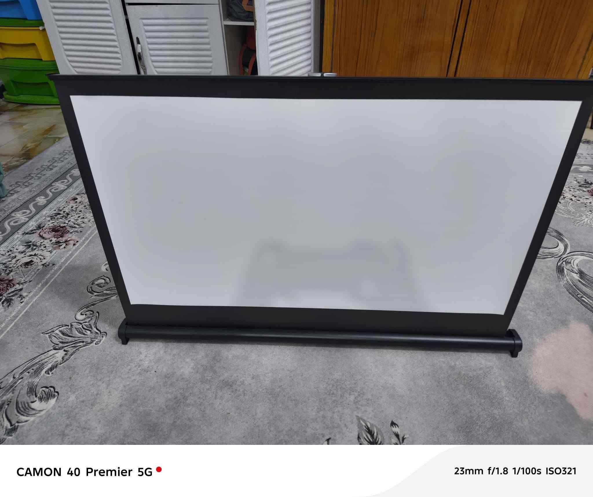 السلام عليكم 

للبيع 

شاشة عرض داتا شو محمولة صغيرة 

تتميز بتصميم قائم بذاته يرتفع من القاعدة.

مثالية للعروض التقديمية المتنقلة، وسهلة النقل والتخزين.

توفر سطحًا عاكسًا عالي الجودة لعرض الصور بوضوح.

جديدة بكارتونه

القياس اتصور متر ب90


**إذا كنت صاحب هذا الإعلان وتريد حذفه لأي سبب، رجاءا أرسل رسالة إلى الدعم الفني**