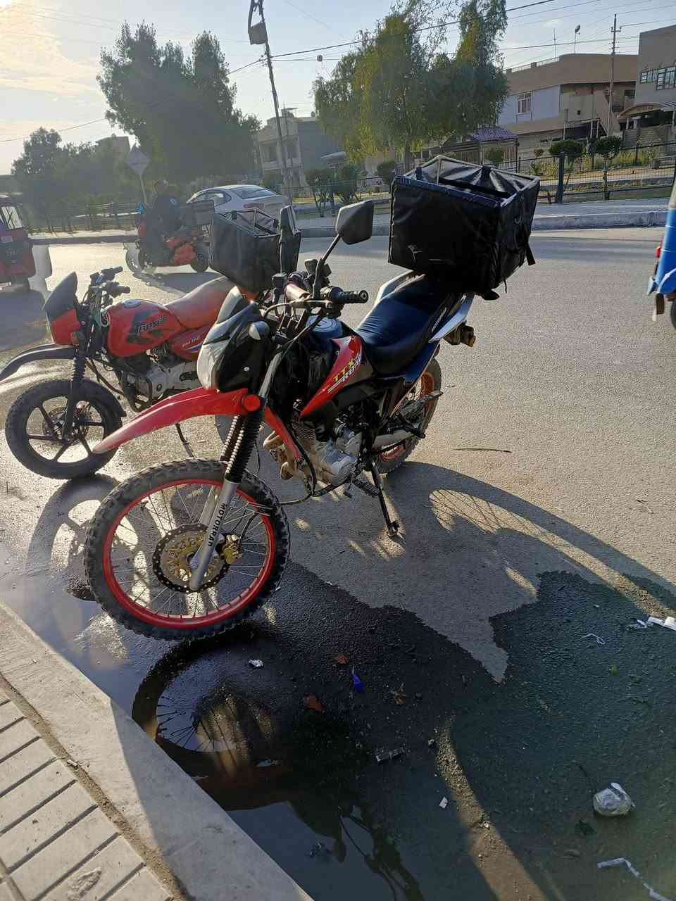 السلام عليكم قفاز لونسن للبيع رقم وسنويه اربيل الدراجه كفاله ماعده الاشاير الوره واكفات ولدراجه باسم ولد موجود ويحول بكل وقت ماشيه 20 الف ولدراجه ممغسوله التاير الخلفي قبل 5 ايام شاده جديد

السعر مليون و 800 وبيها مجال للطيبين 

***********
متوفر واتساب ورصيد
